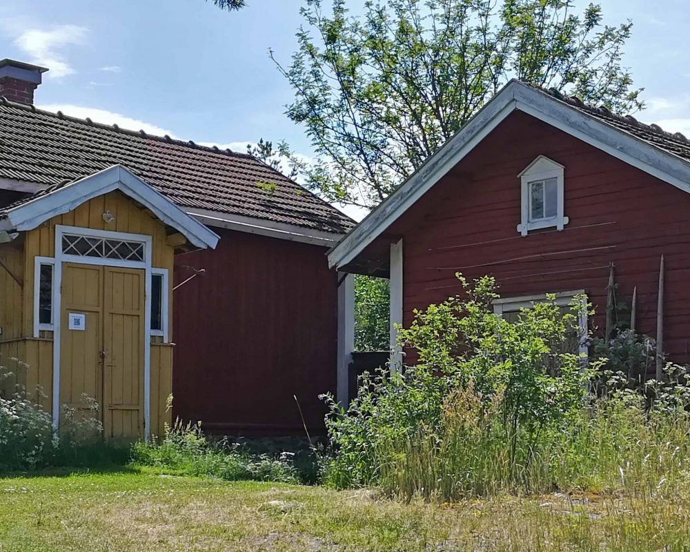 Rindellin torppa odpttaa sunnuntaivieraita Rindellin torppa ja aitta